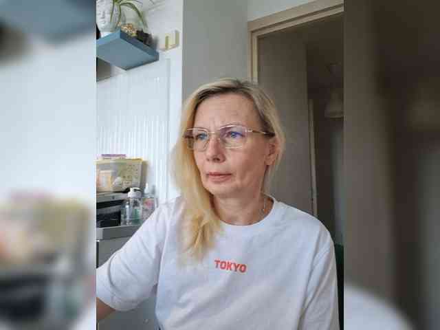 ShiningMILF webcam