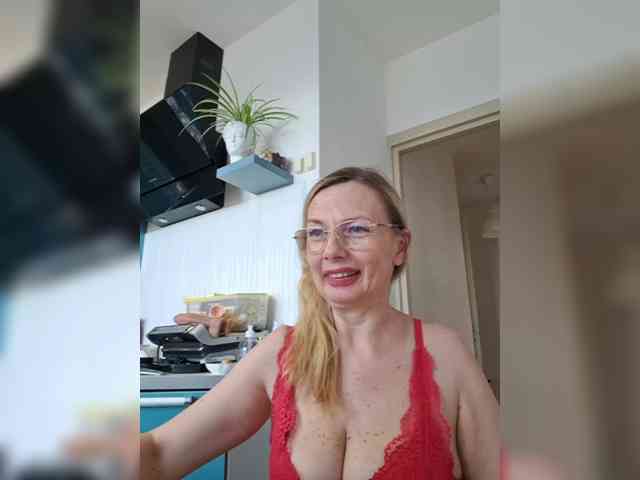 ShiningMILF webcam
