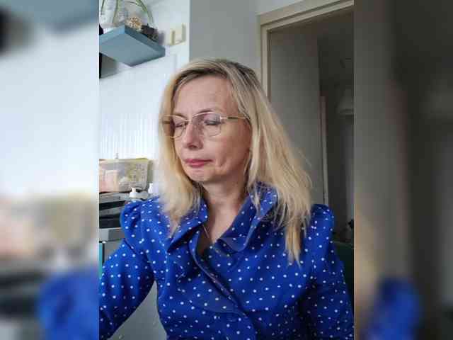 ShiningMILF webcam