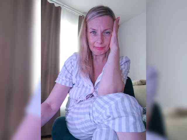 ShiningMILF webcam