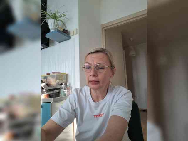 ShiningMILF webcam