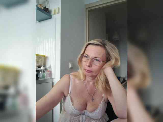 ShiningMILF webcam
