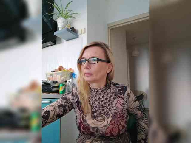 ShiningMILF webcam