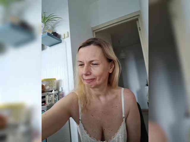 ShiningMILF Sex Cam Show