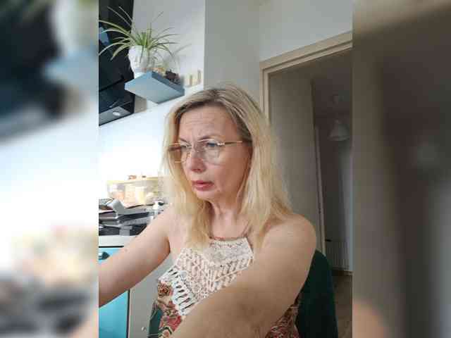 ShiningMILF webcam