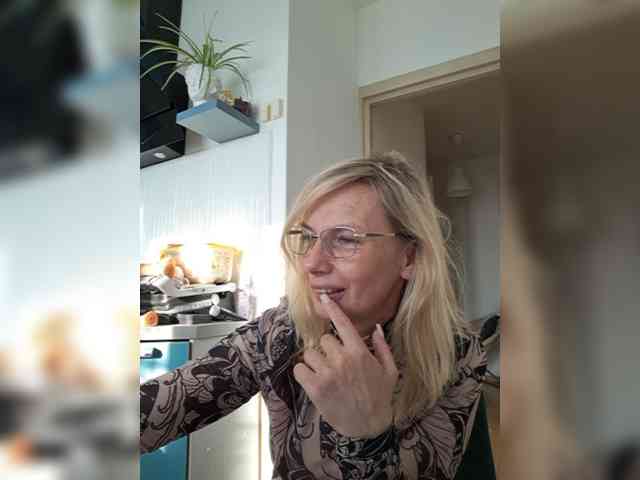 ShiningMILF