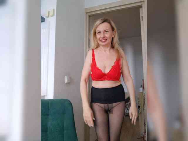ShiningMILF webcam