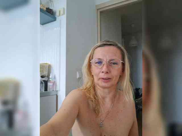 ShiningMILF webcam
