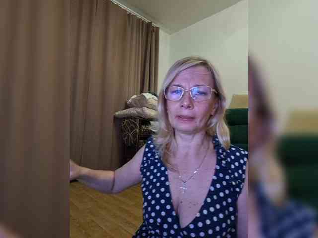 Модель: ShiningMILF