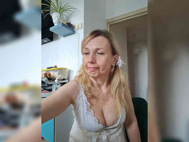 ShiningMILF Sex Cam Show