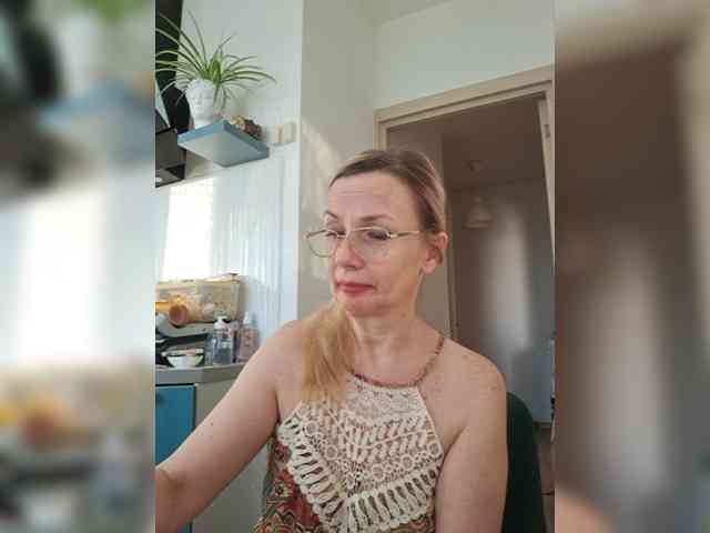 ShiningMILF webcam