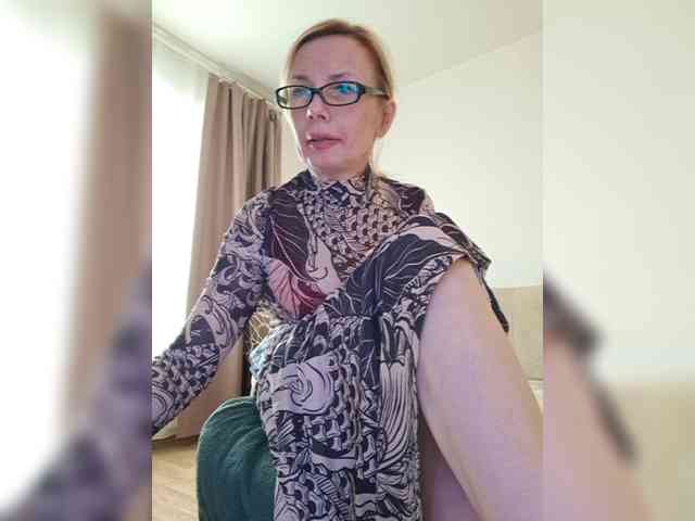 ShiningMILF webcam