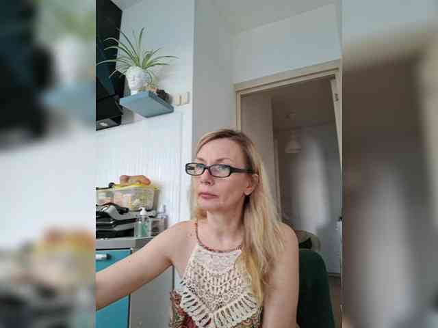ShiningMILF webcam