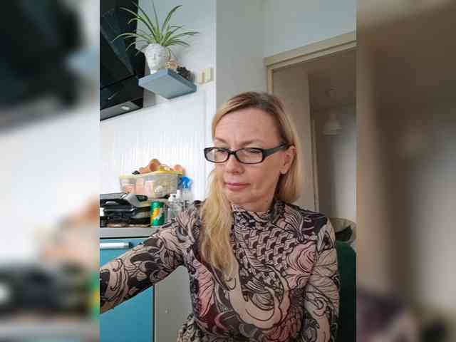 ShiningMILF webcam