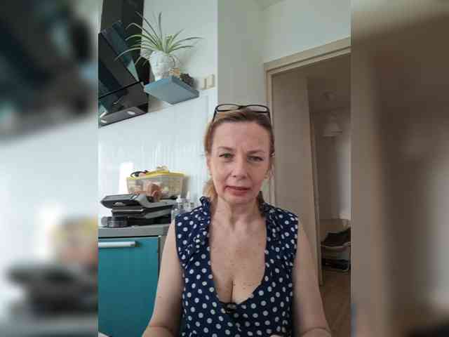 ShiningMILF webcam