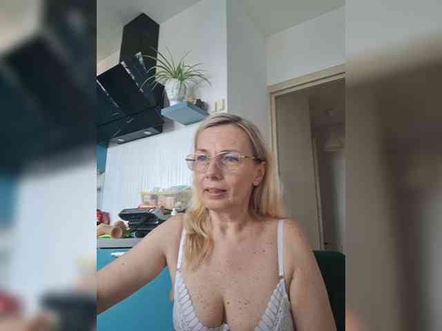 ShiningMILF webcam