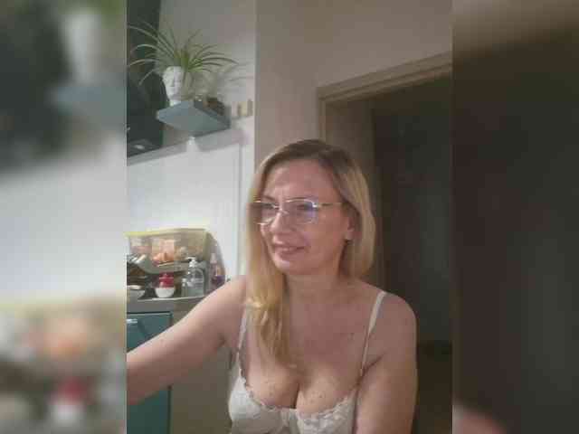 ShiningMILF Sex Cam Show