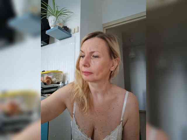 ShiningMILF Sex Cam Show
