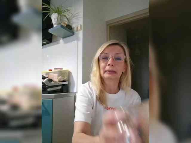 ShiningMILF webcam