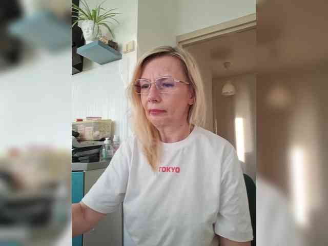 ShiningMILF webcam