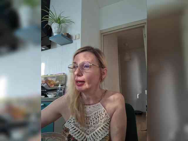 ShiningMILF webcam