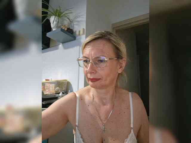 ShiningMILF webcam