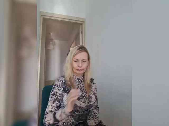ShiningMILF webcam