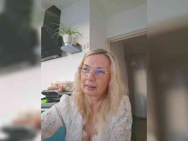 ShiningMILF webcam
