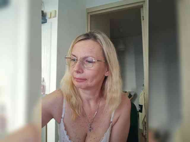 ShiningMILF webcam
