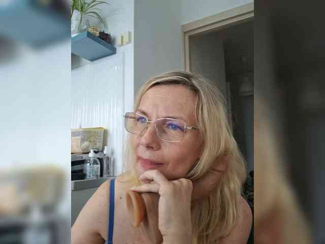ShiningMILF webcam