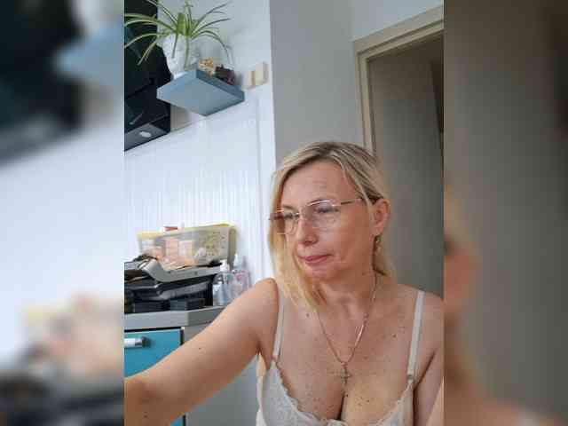 ShiningMILF webcam