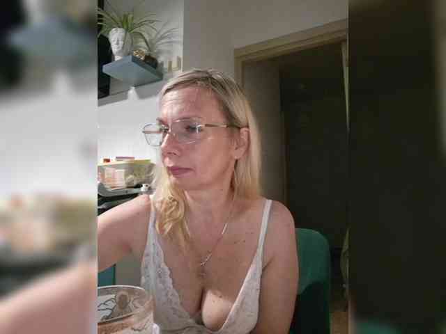 ShiningMILF webcam