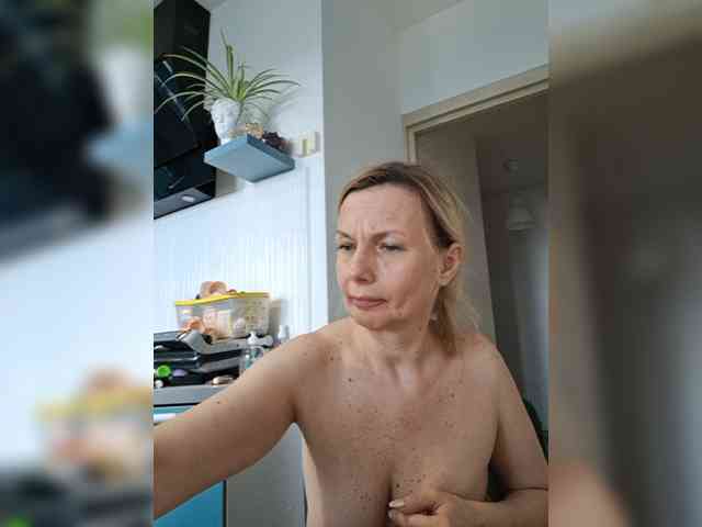 ShiningMILF webcam