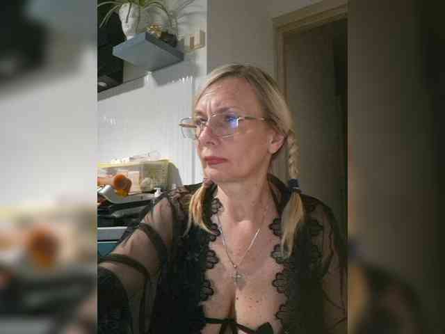 ShiningMILF webcam