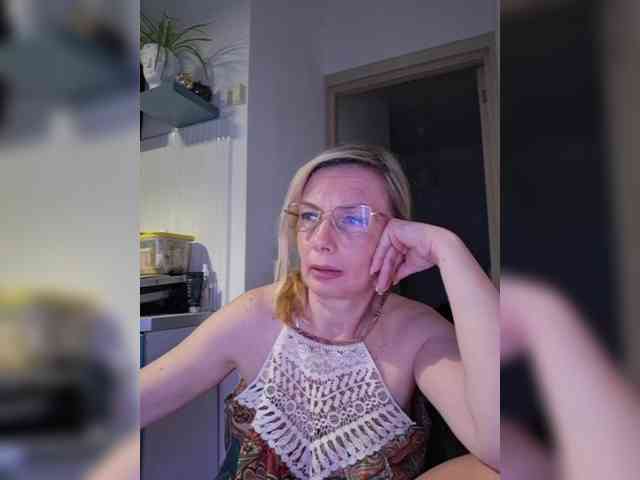 ShiningMILF webcam