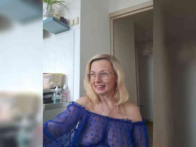 ShiningMILF webcam