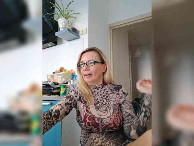 ShiningMILF webcam