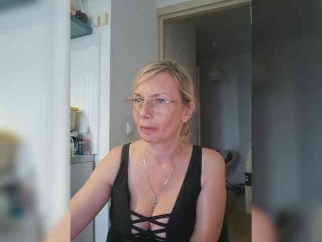 ShiningMILF webcam