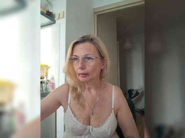 ShiningMILF webcam