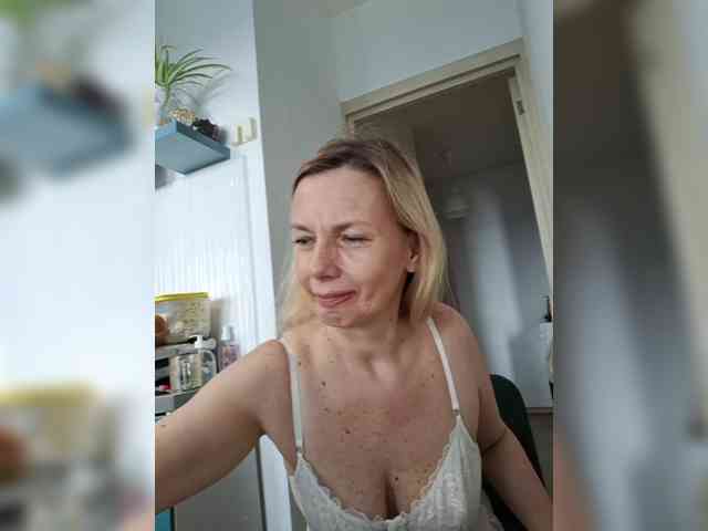 ShiningMILF Sex Cam Show