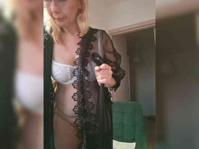 ShiningMILF webcam