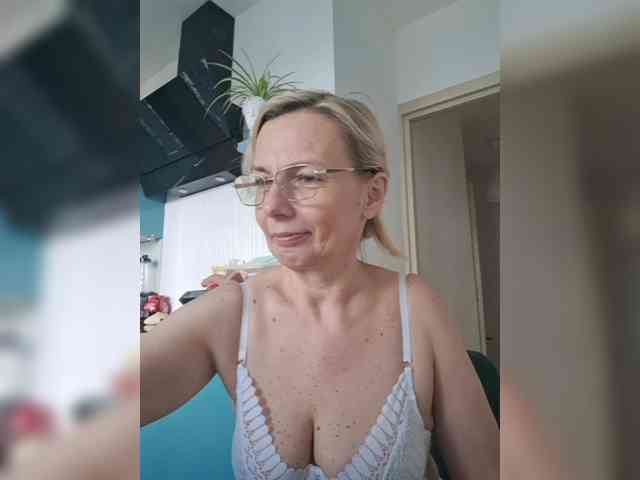 ShiningMILF webcam