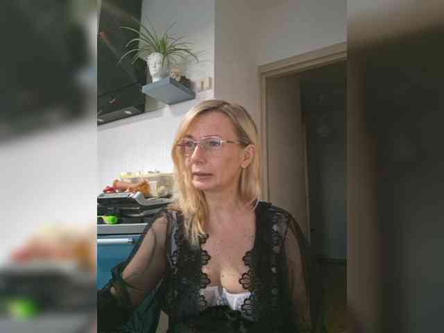 ShiningMILF webcam