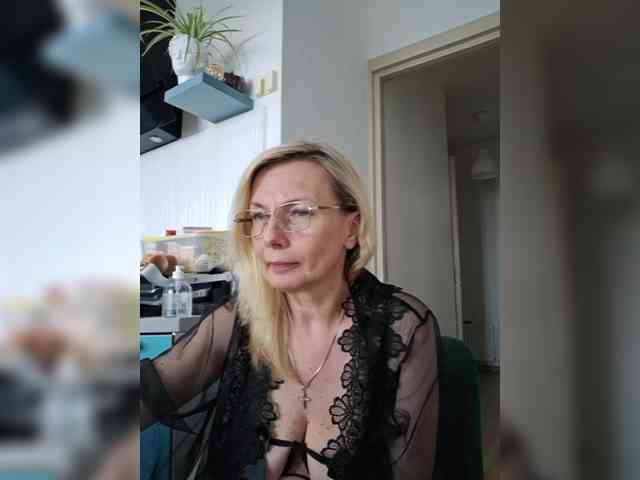 ShiningMILF webcam