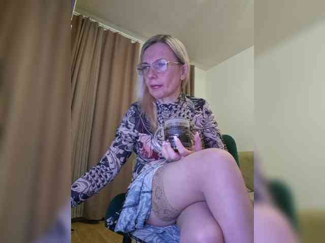 ShiningMILF webcam