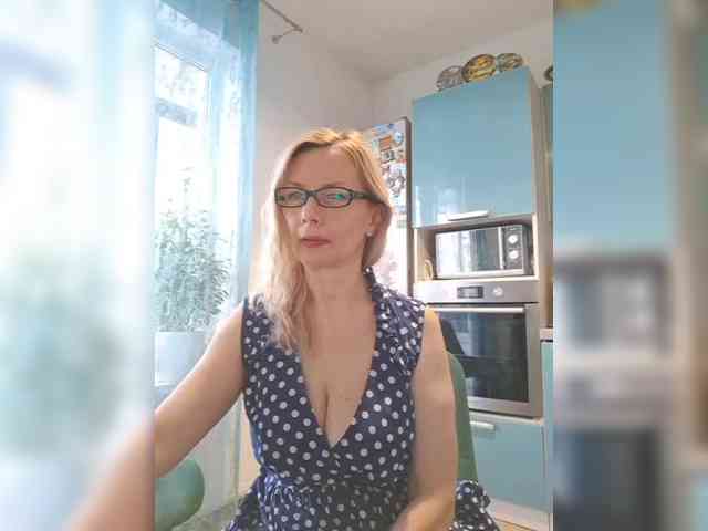 ShiningMILF webcam