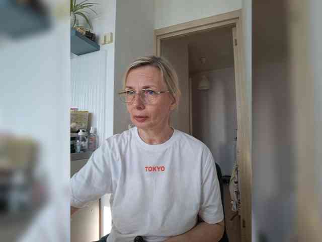 ShiningMILF webcam