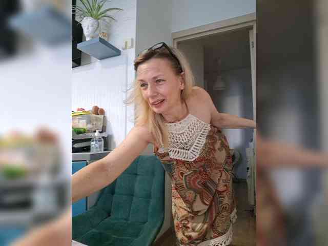 ShiningMILF webcam