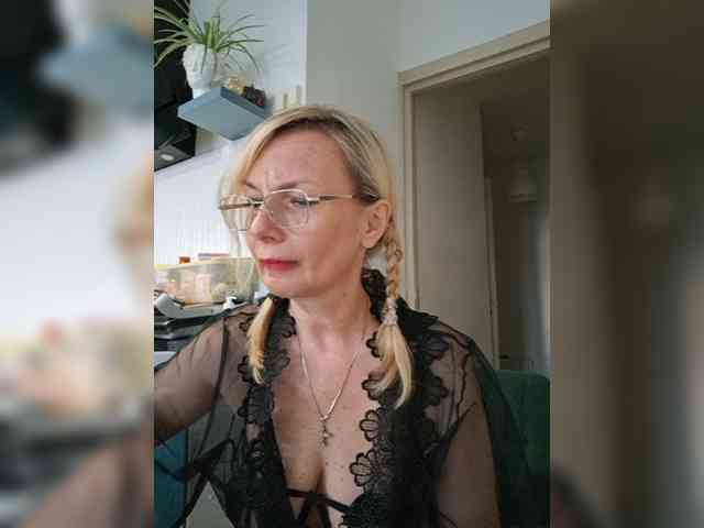 ShiningMILF webcam