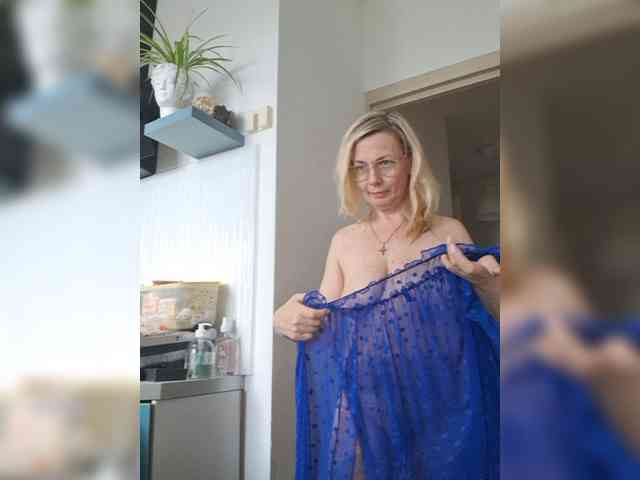 ShiningMILF webcam